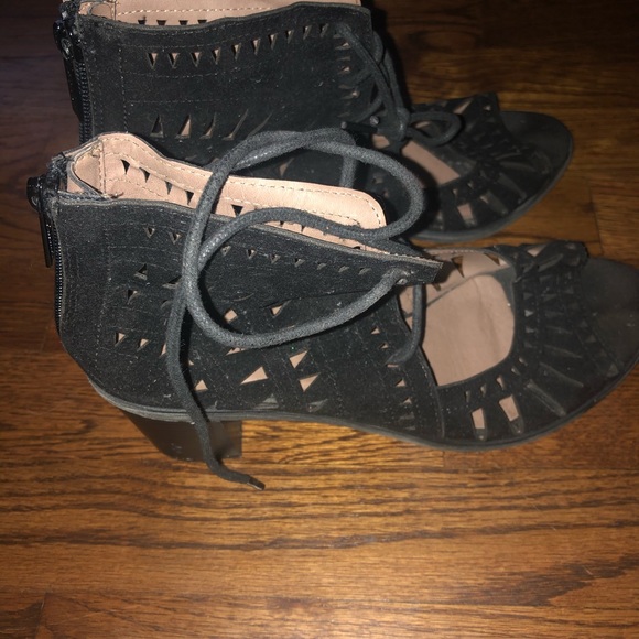 Women’s 8 1/2 dress shoes - Picture 5 of 8